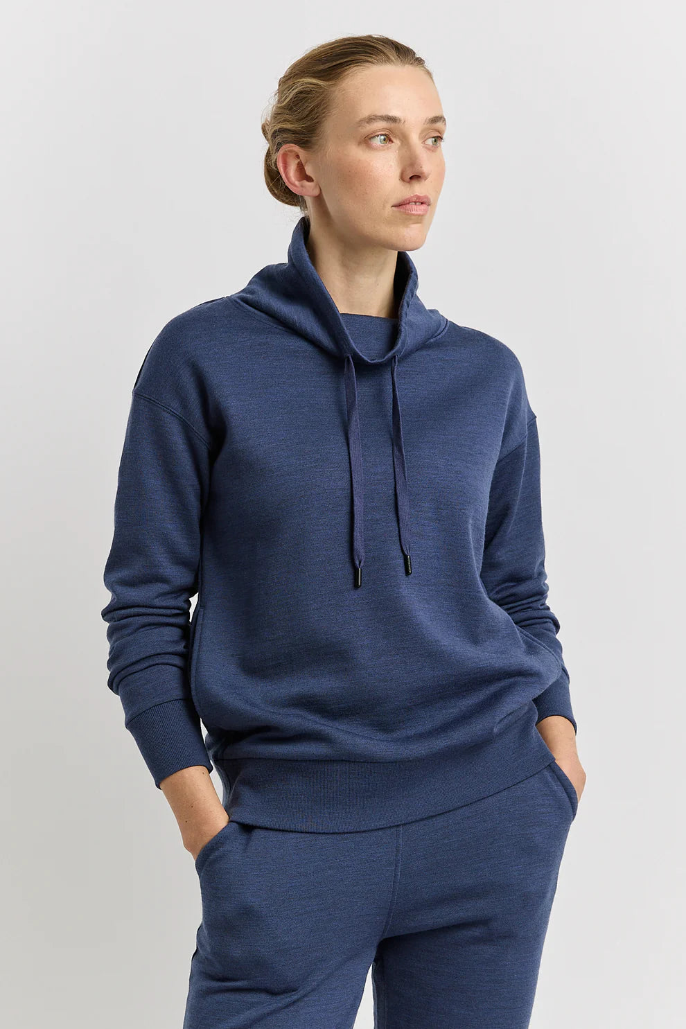 Lounge Funnel Neck