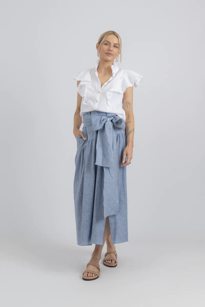 Sleeveless Frill Shirt