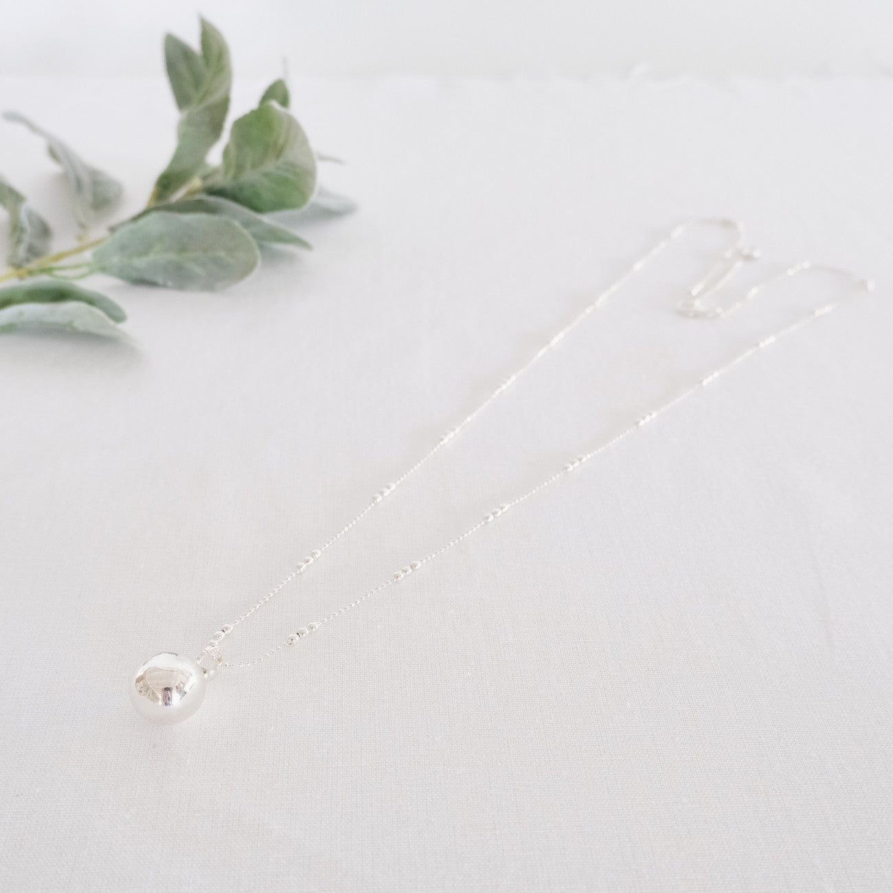 Short Ball Necklace