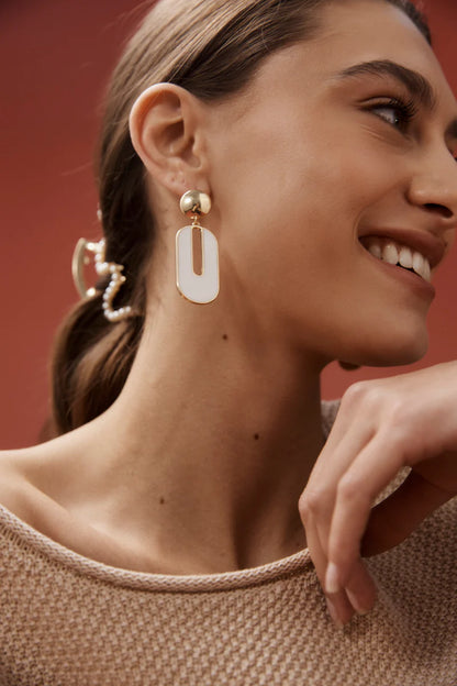 Amira Oval Earring