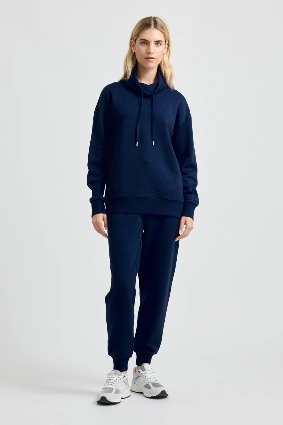 Lounge Funnel Neck
