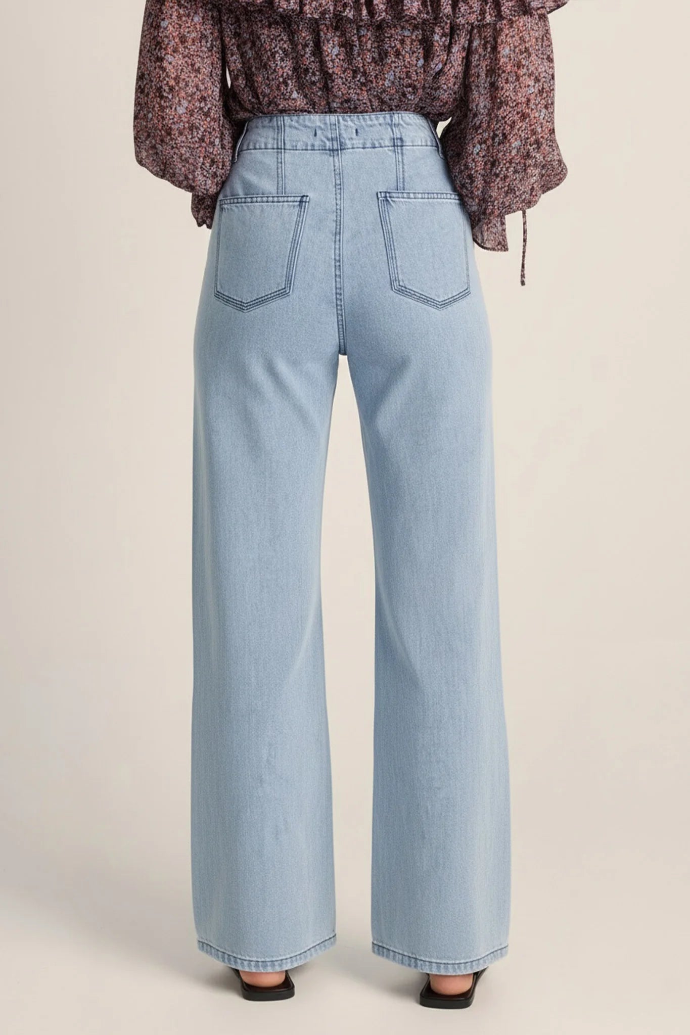 Lila Straight Leg Jean