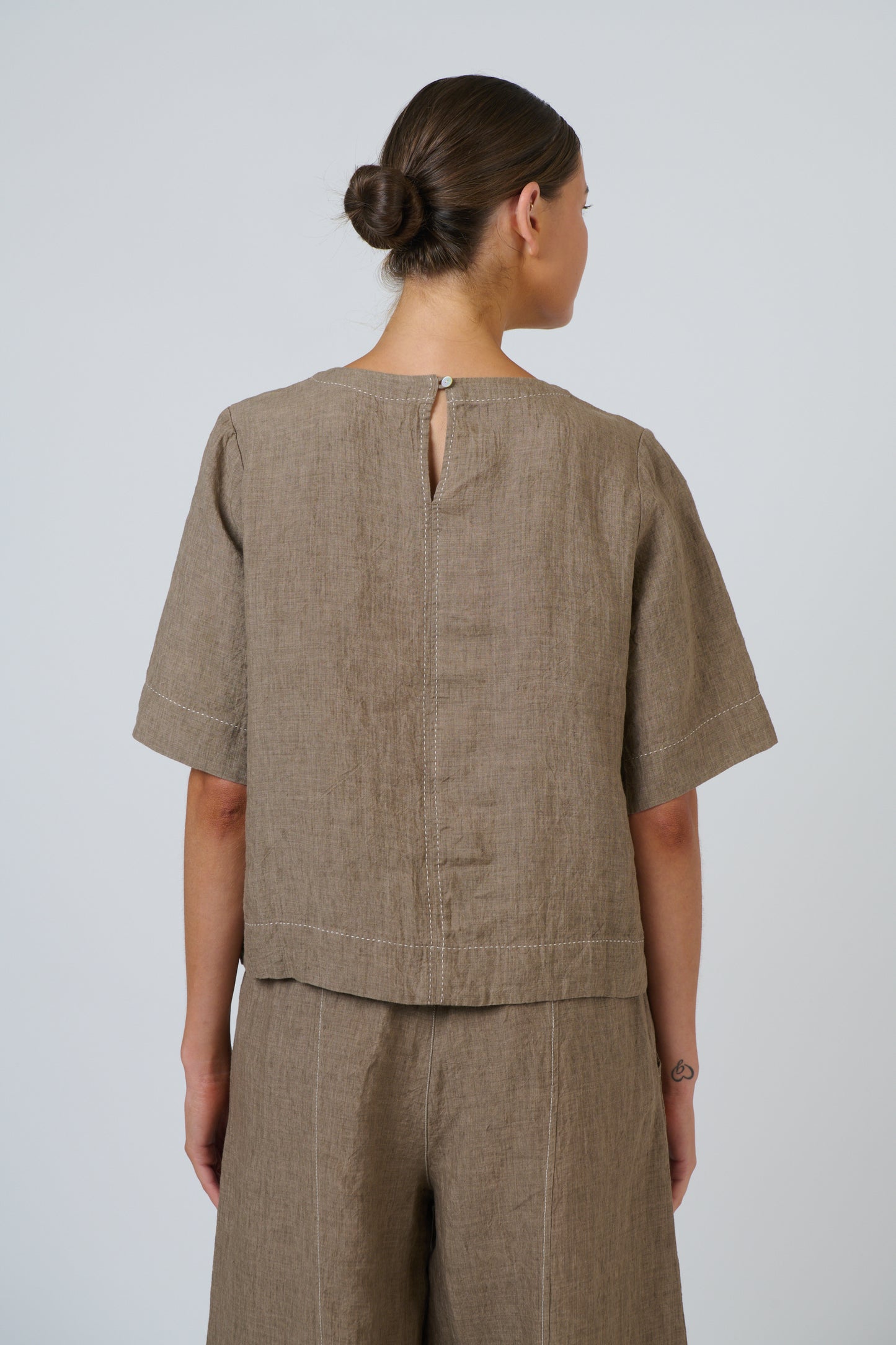 Contrast Topstitch Linen Top
