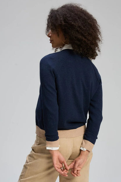 V Neck Cardi Essential