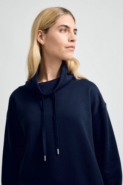 Lounge Funnel Neck
